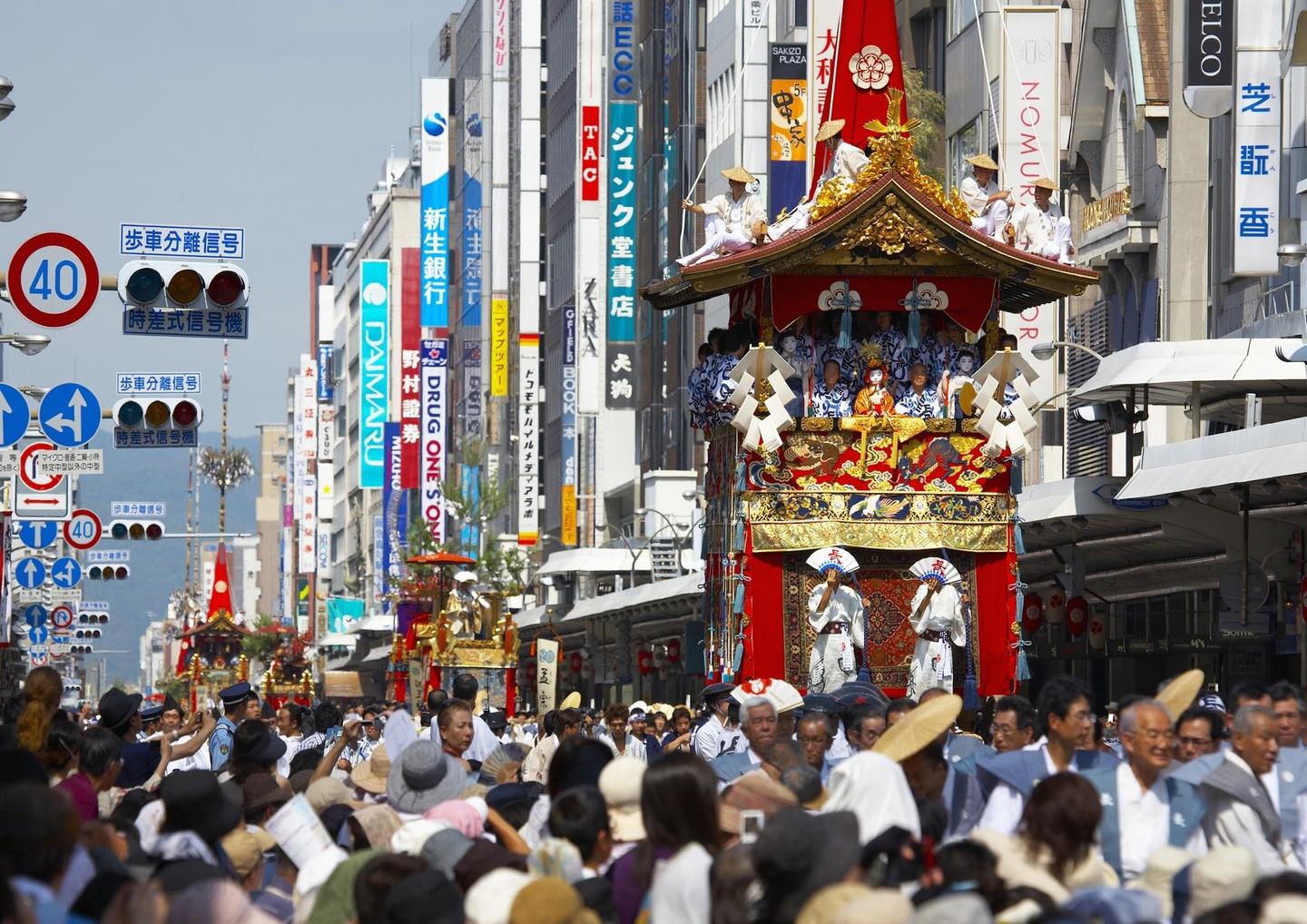 大 祭り 三 日本