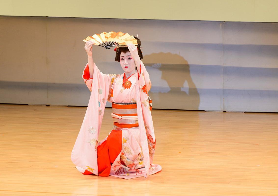 什么是日本舞蹈蹈 介绍五所主要学校的特点和起源 以及它们与能乐和歌舞伎的关系 Karuta 让我们一起学习日本吧