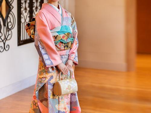 What's the difference between a kimono and a furisode? – Kimono