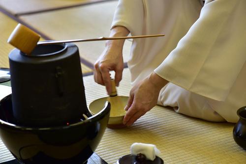 What is the fascinating Japanese culture, the tea ceremony? Learn the correct manners and hospitality _ Sub 1.jpeg