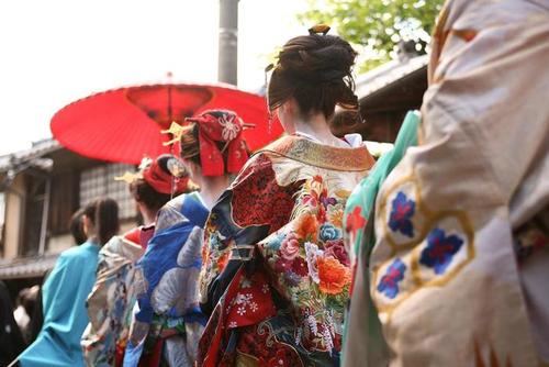歌舞伎服装的特点 在观看歌舞伎之前应该了解的服装知识 Karuta 让我们一起学习日本吧